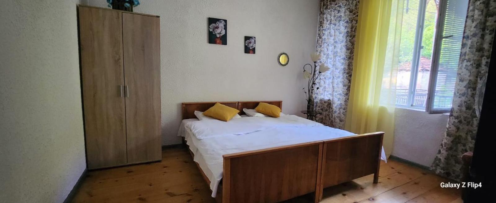 Iveri House Кутаїсі Екстер'єр фото